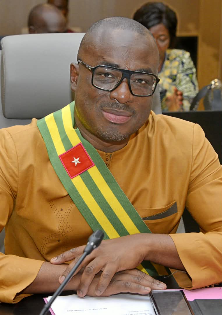 Sénat: l'Hon Innocent KAGBARA entame la rentrée parlementaire avec détermination