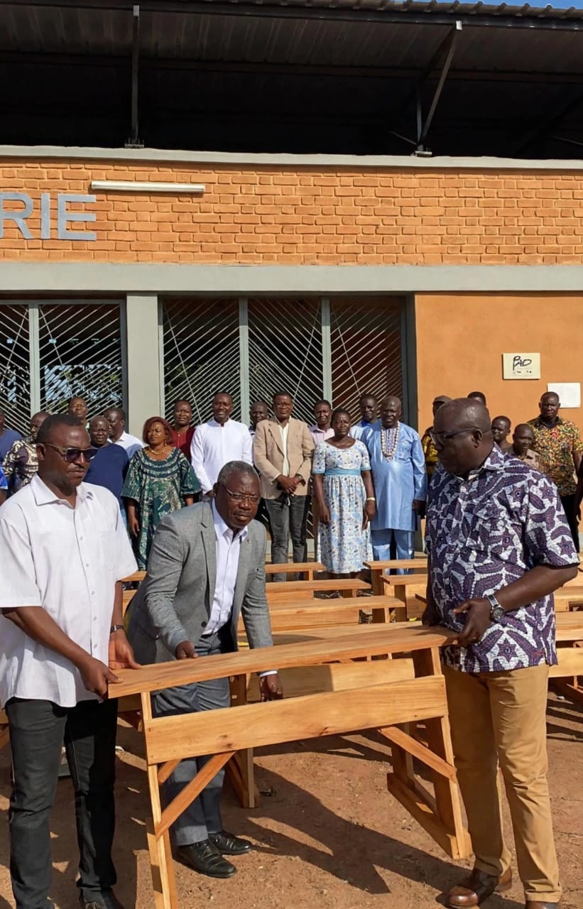 Gléi : le don salvateur de l'honorable Dossou Delofon à l'école